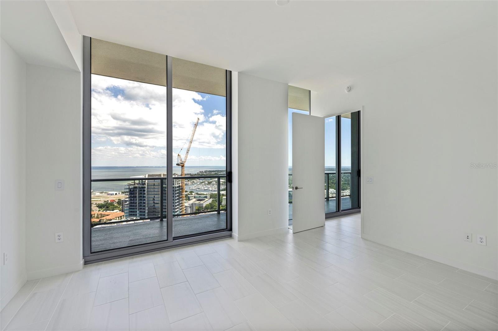 CONDO RESIDENCES AT 400 CENTRAL - Residential Lease