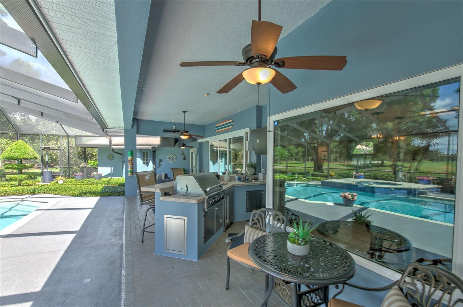 RIVER HILLS COUNTRY CLUB PH - Residential