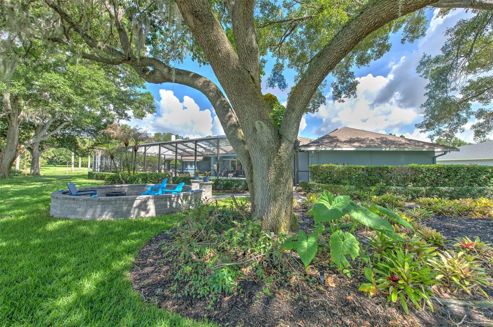 RIVER HILLS COUNTRY CLUB PH - Residential