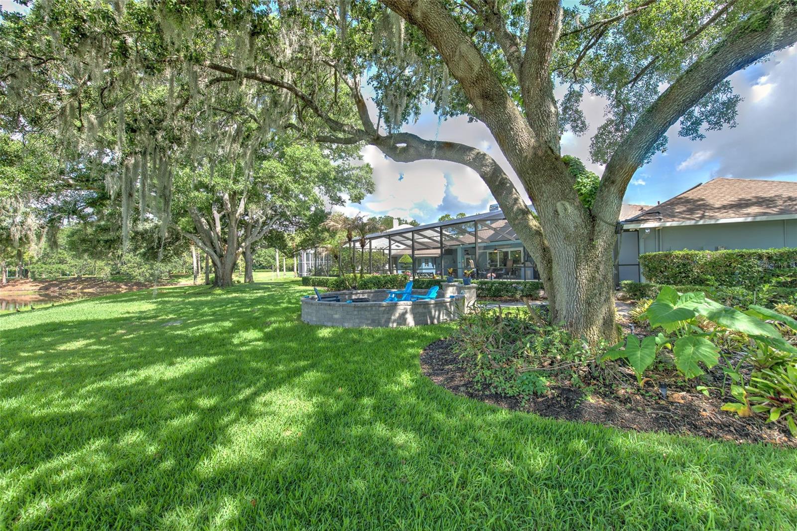 RIVER HILLS COUNTRY CLUB PH - Residential