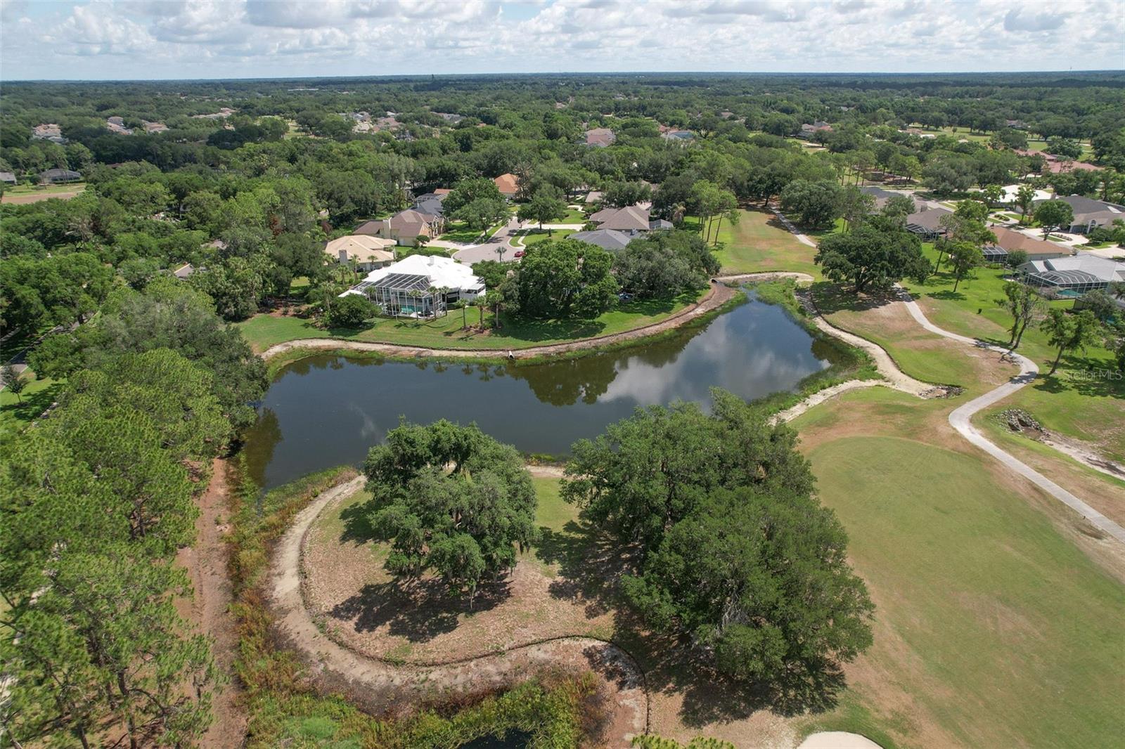 RIVER HILLS COUNTRY CLUB PH - Residential