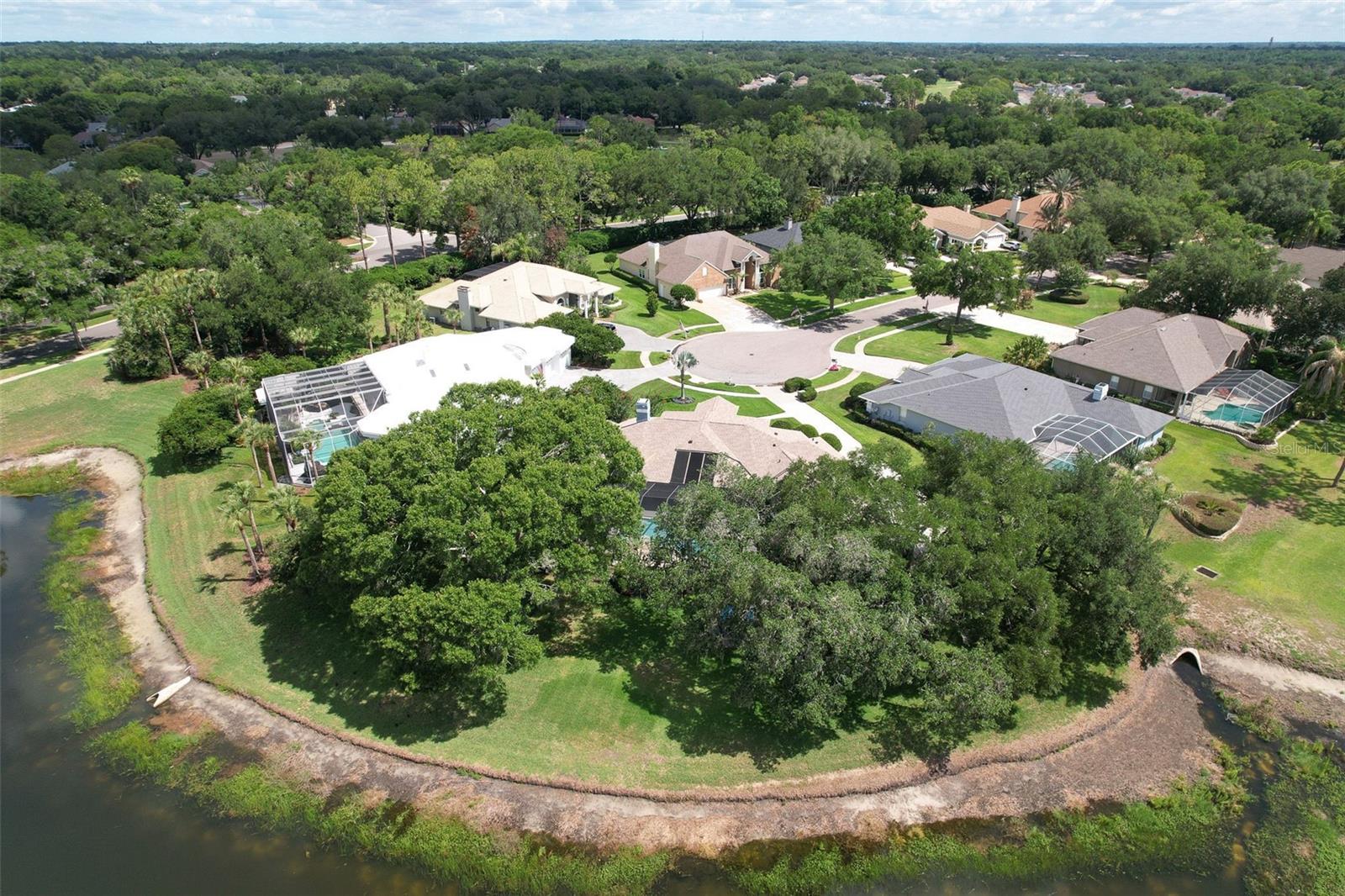 RIVER HILLS COUNTRY CLUB PH - Residential