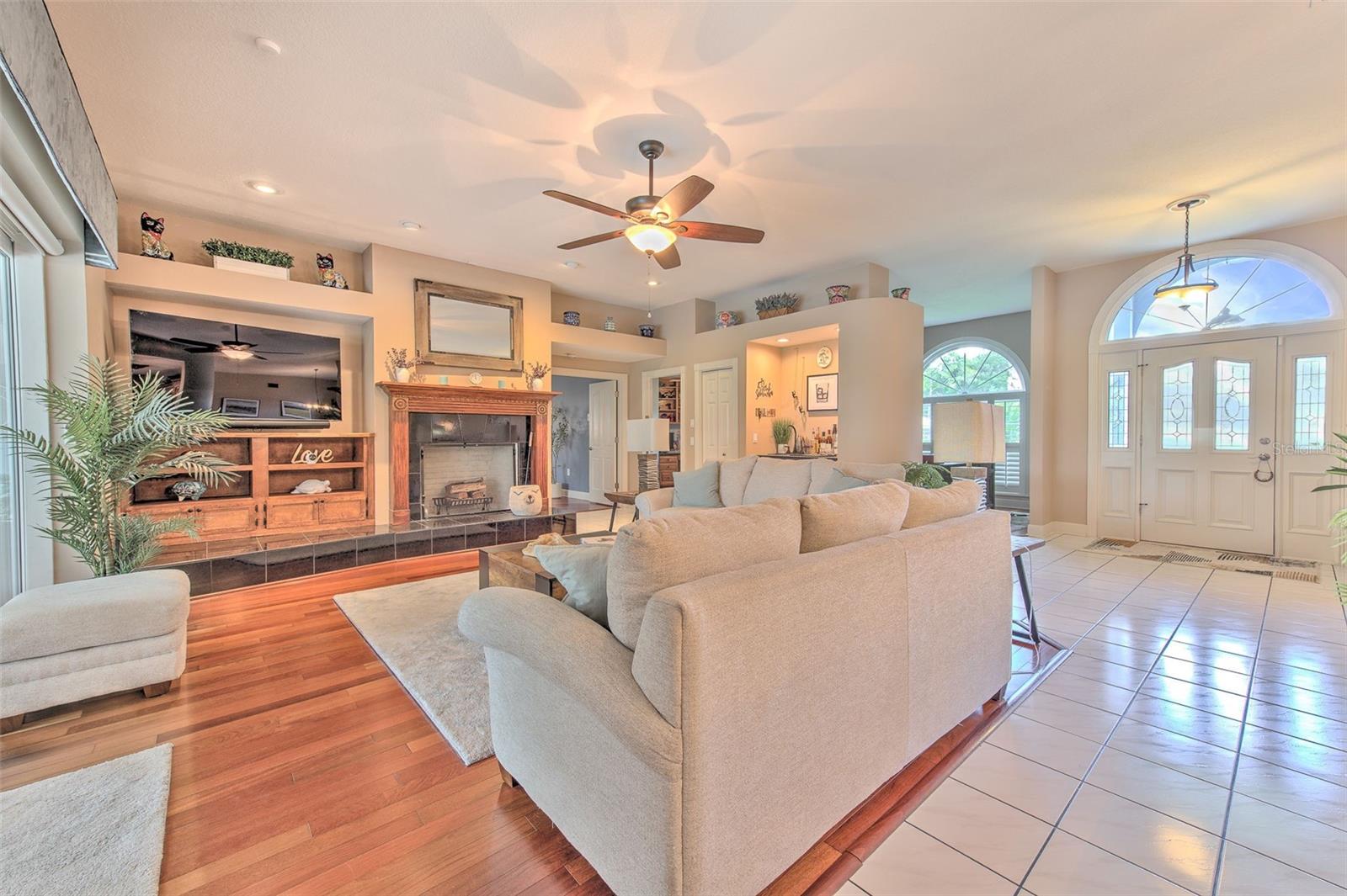 RIVER HILLS COUNTRY CLUB PH - Residential