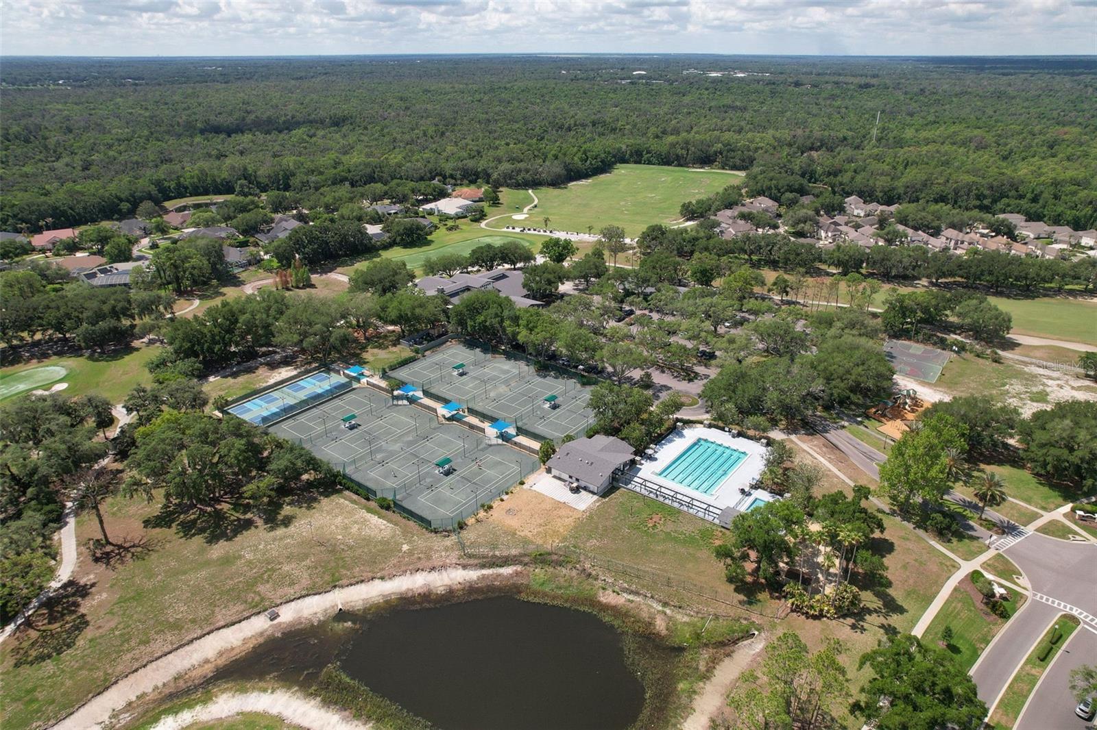RIVER HILLS COUNTRY CLUB PH - Residential