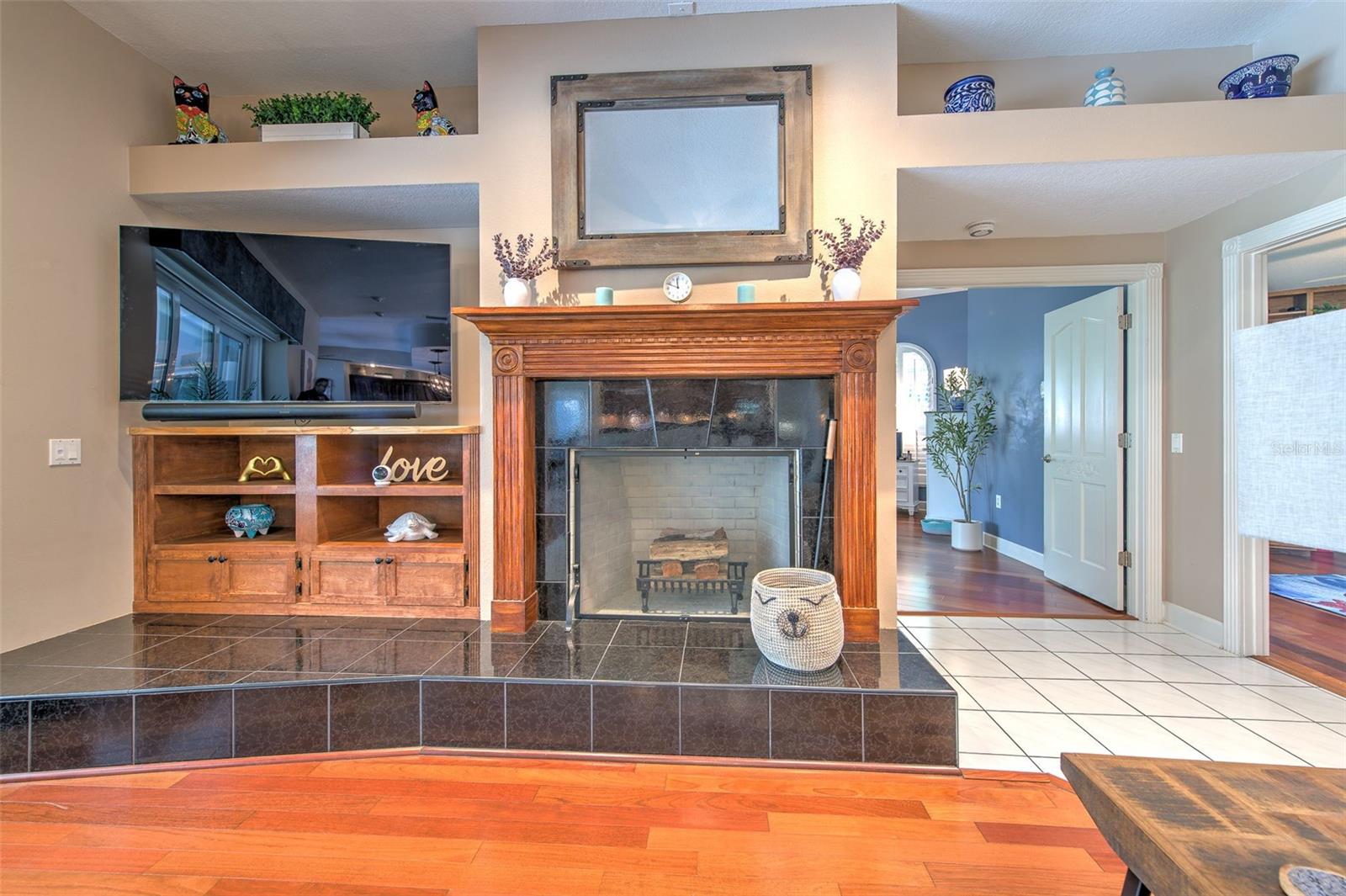 RIVER HILLS COUNTRY CLUB PH - Residential