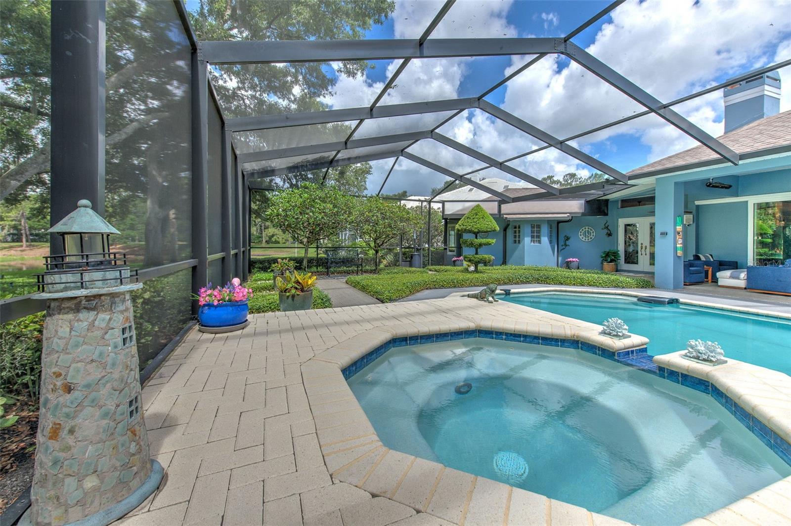 RIVER HILLS COUNTRY CLUB PH - Residential
