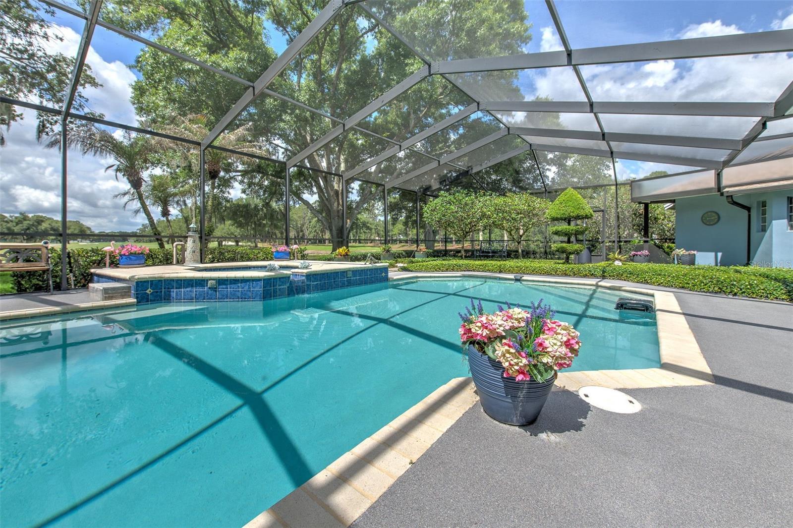 RIVER HILLS COUNTRY CLUB PH - Residential