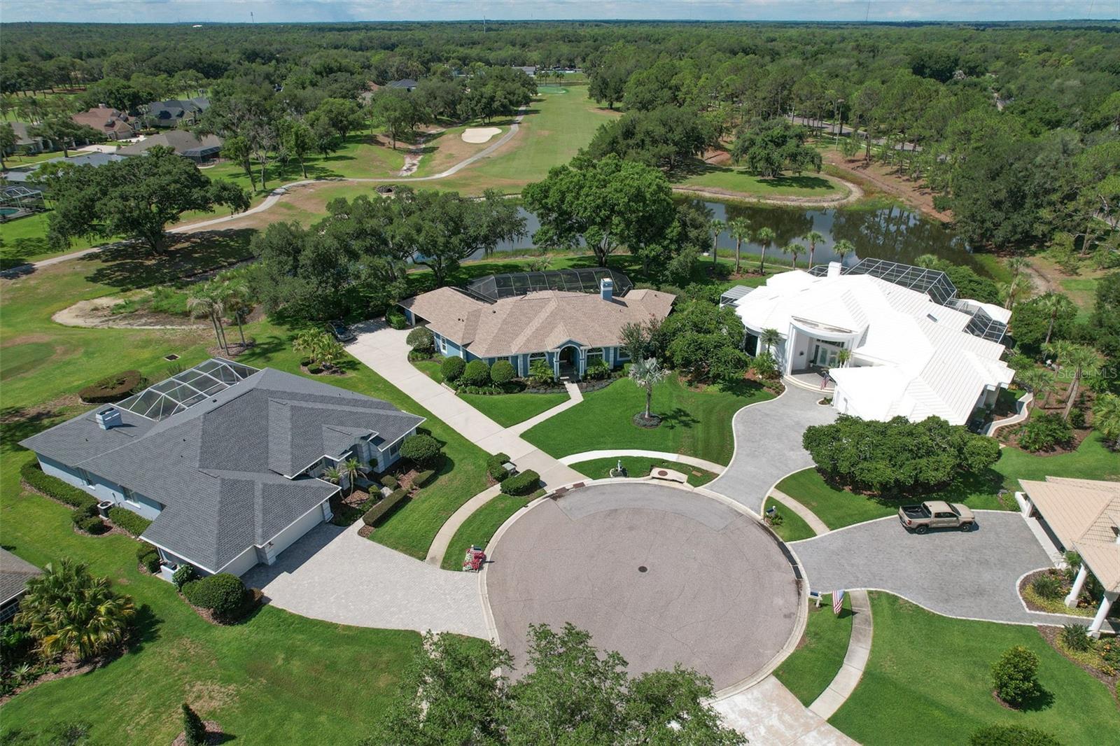RIVER HILLS COUNTRY CLUB PH - Residential