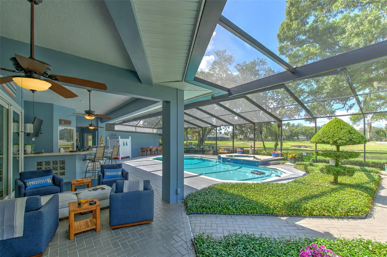 RIVER HILLS COUNTRY CLUB PH - Residential
