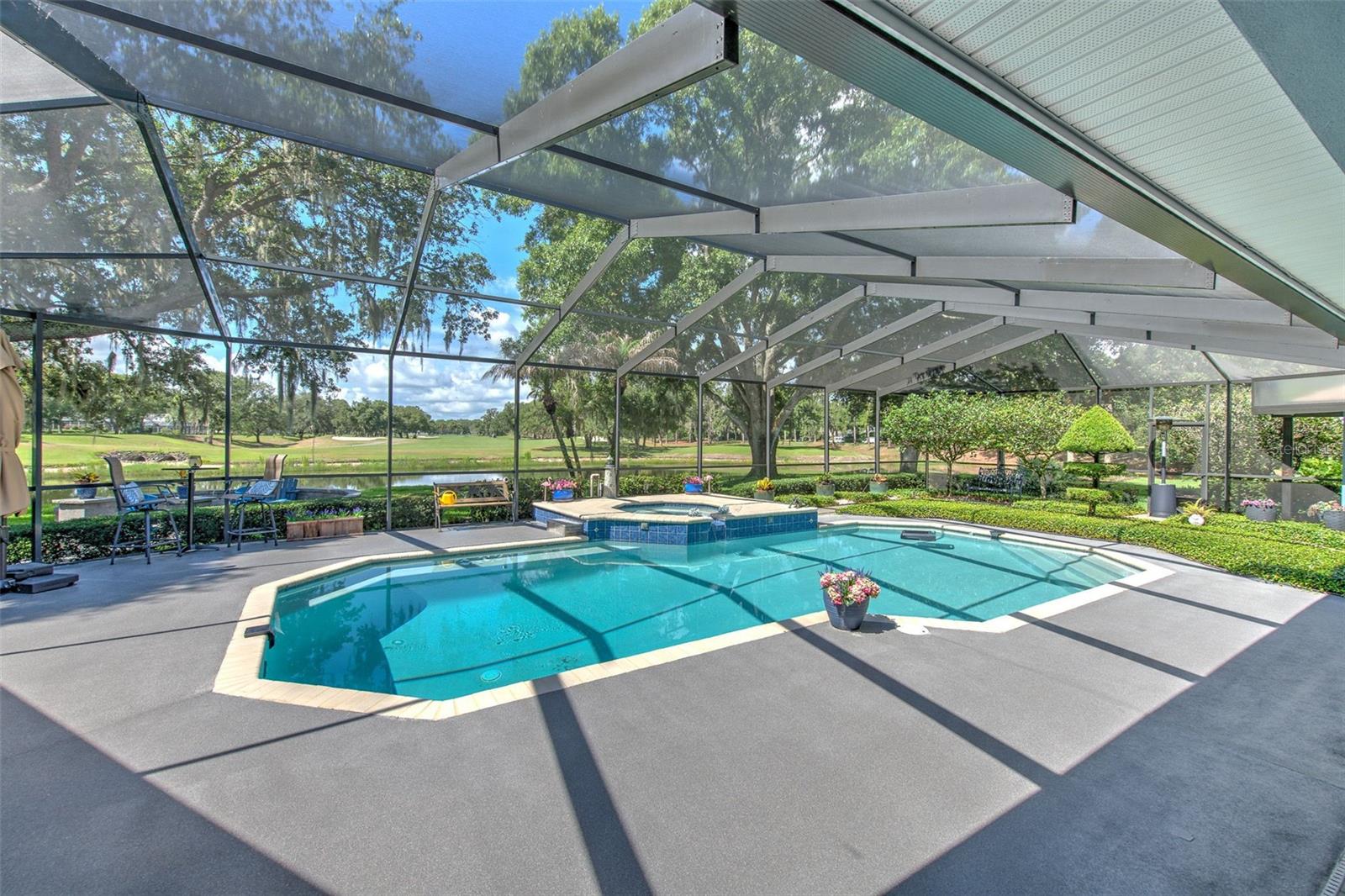 RIVER HILLS COUNTRY CLUB PH - Residential