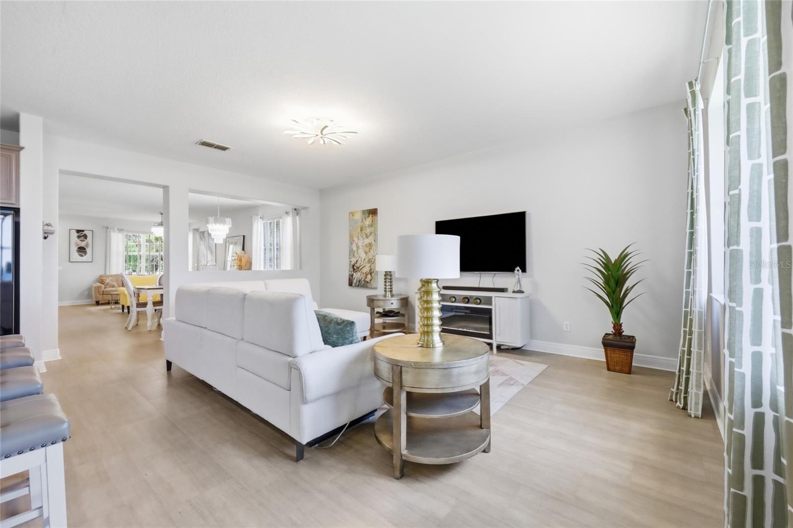 LAKEVIEW POINTE - Residential