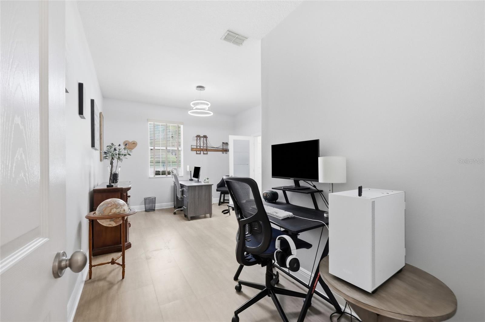 LAKEVIEW POINTE - Residential