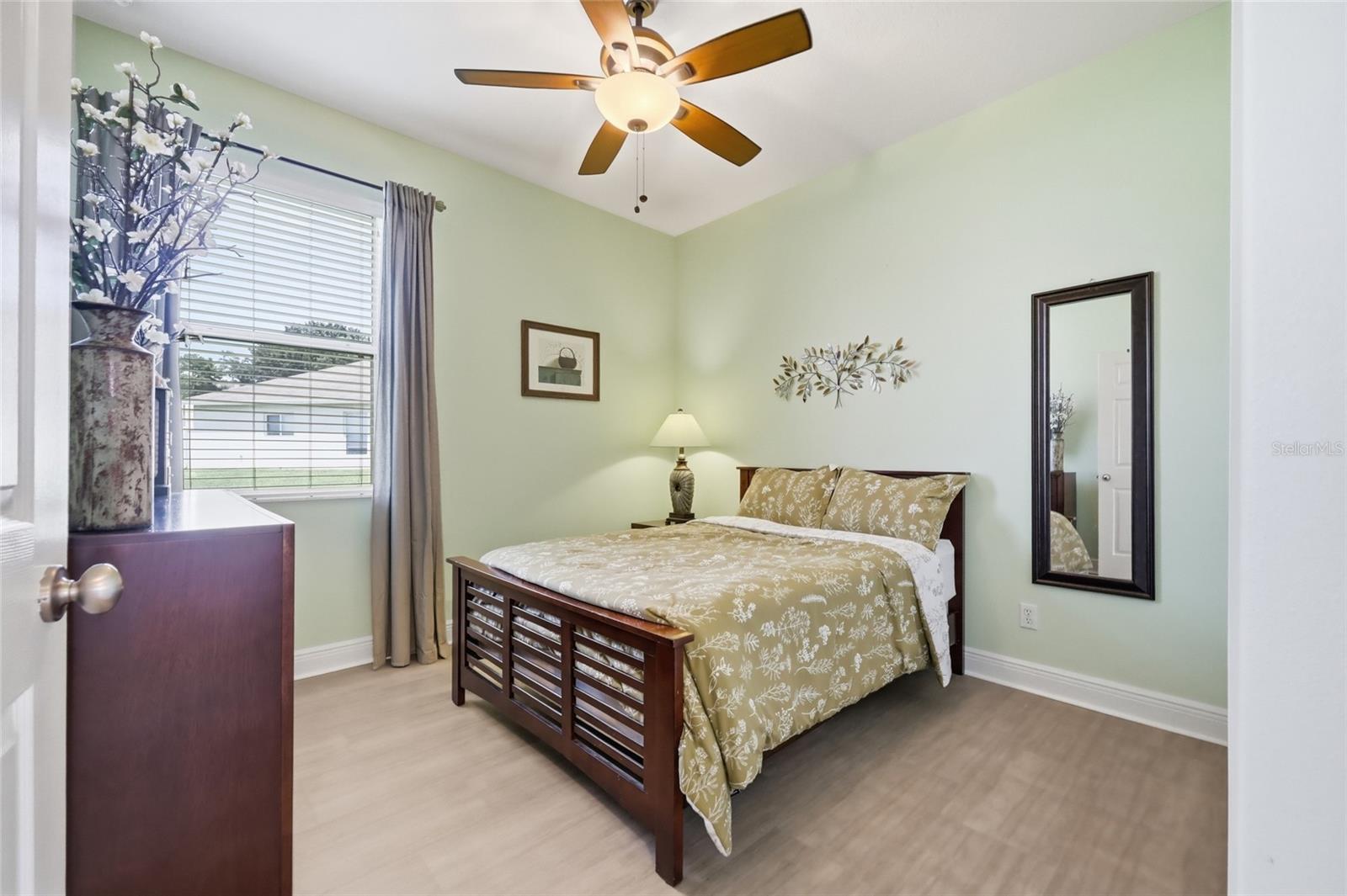 LAKEVIEW POINTE - Residential