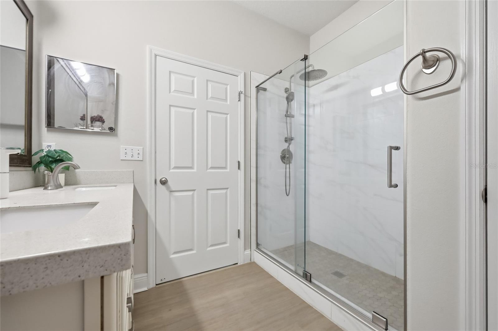 LAKEVIEW POINTE - Residential