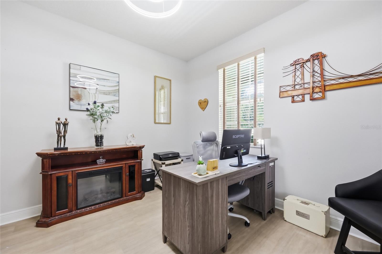 LAKEVIEW POINTE - Residential