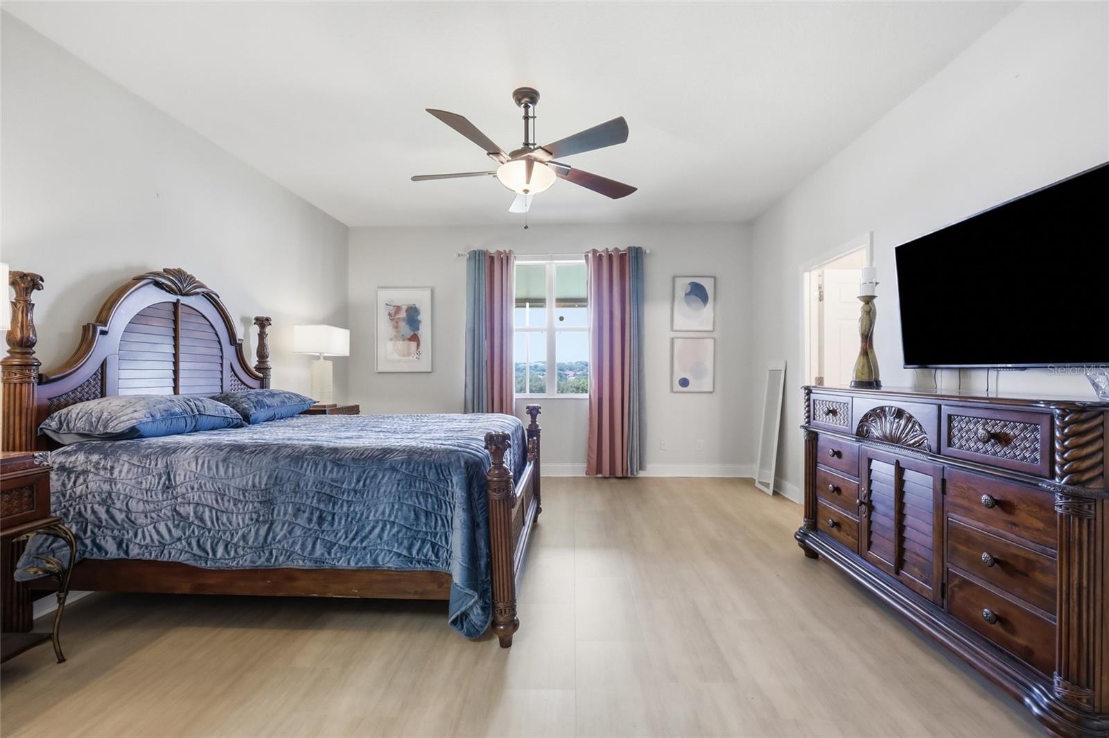 LAKEVIEW POINTE - Residential