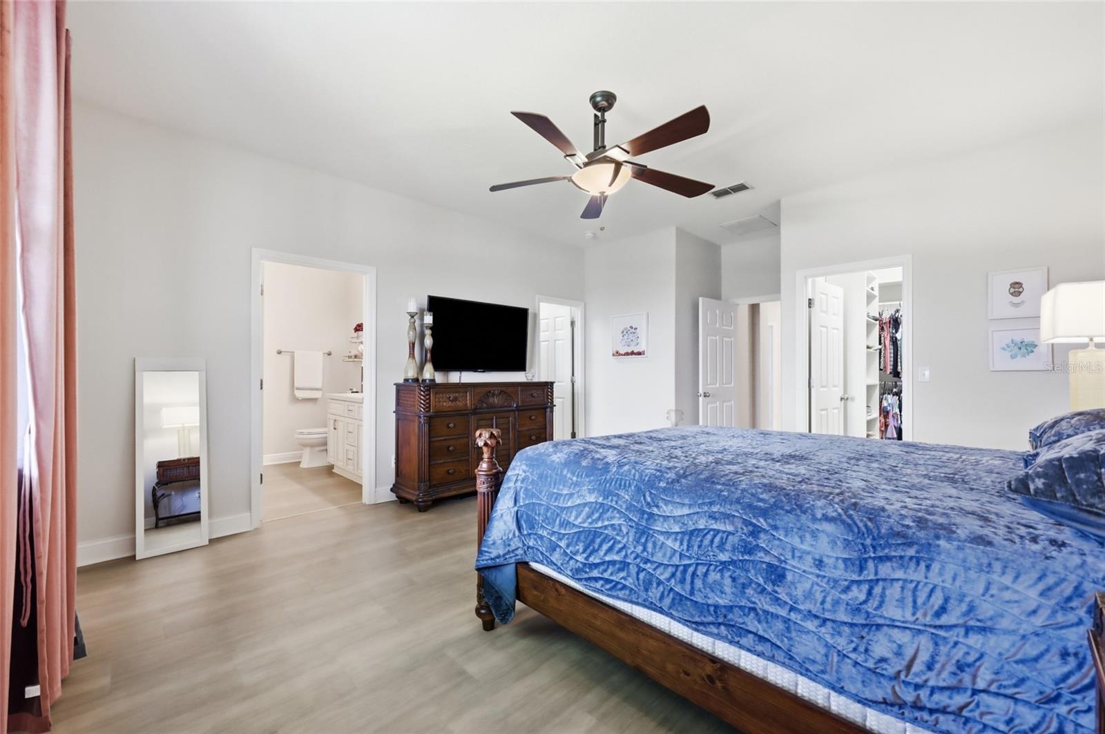 LAKEVIEW POINTE - Residential