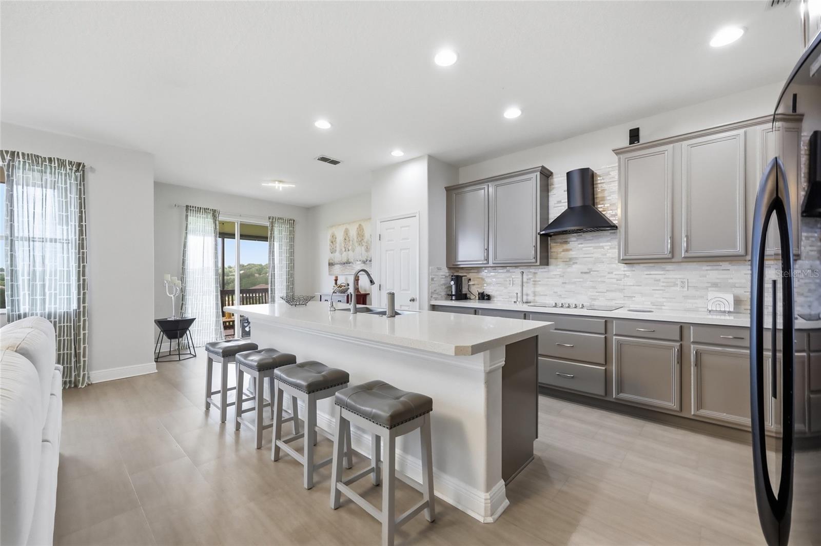 LAKEVIEW POINTE - Residential