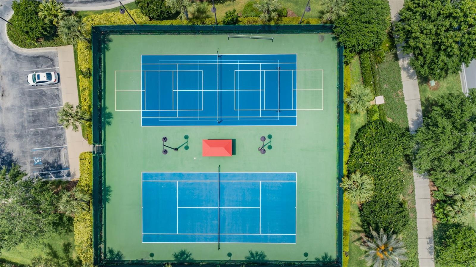CHAMPIONS CLUB - Residential