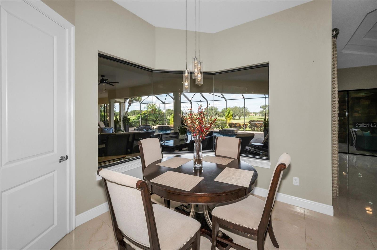 CHAMPIONS CLUB - Residential