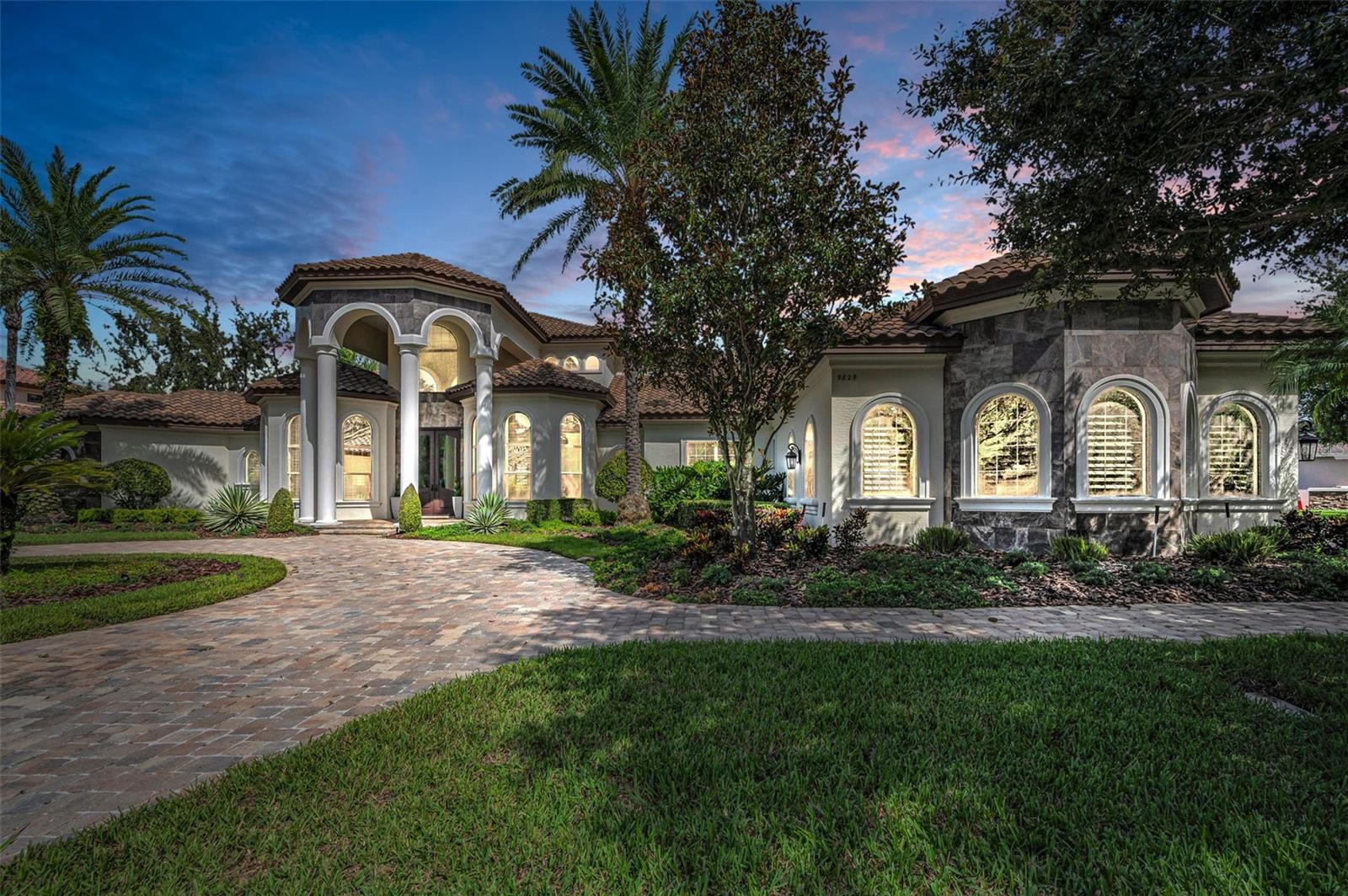 CHAMPIONS CLUB - Residential