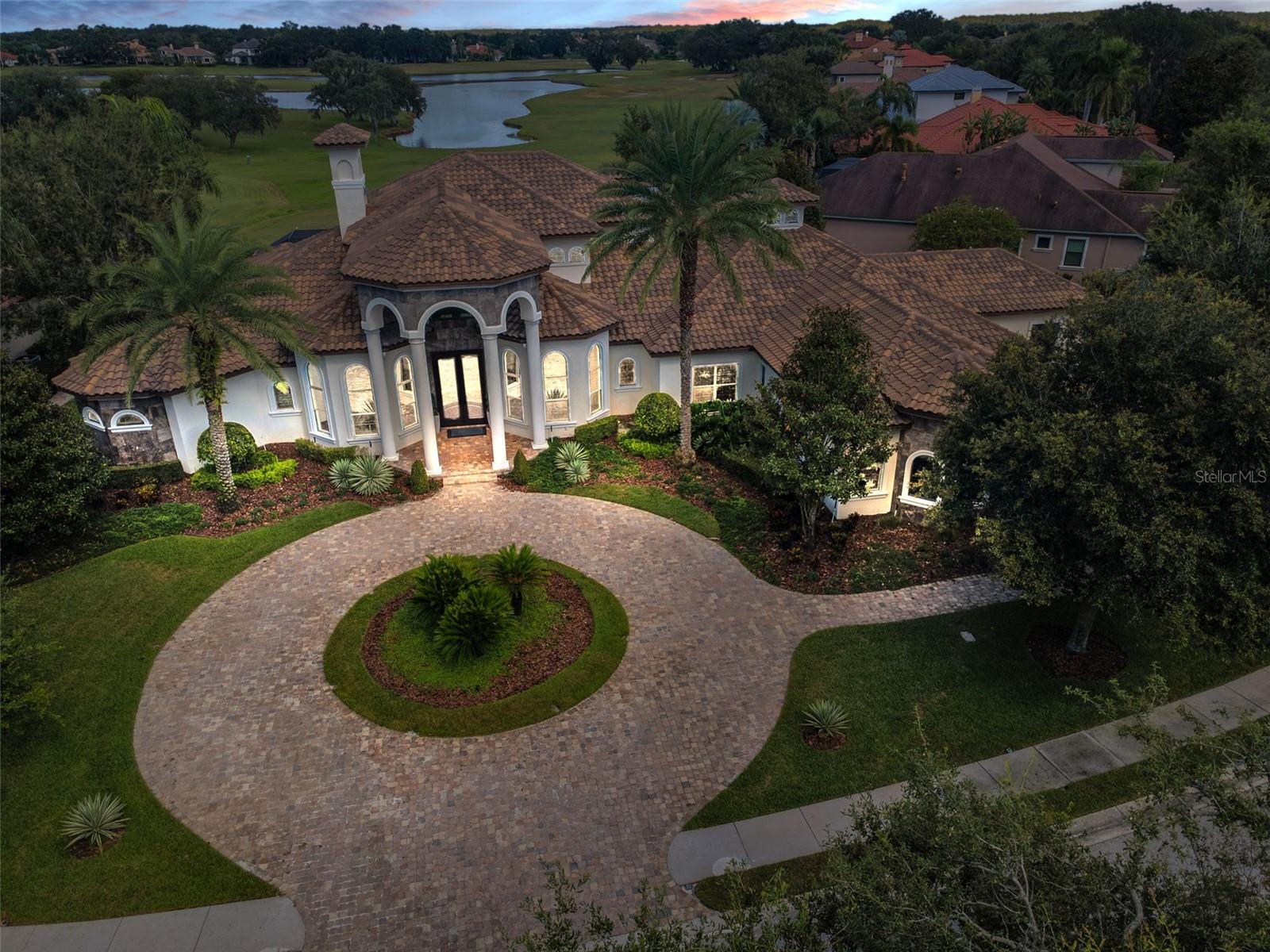 CHAMPIONS CLUB - Residential