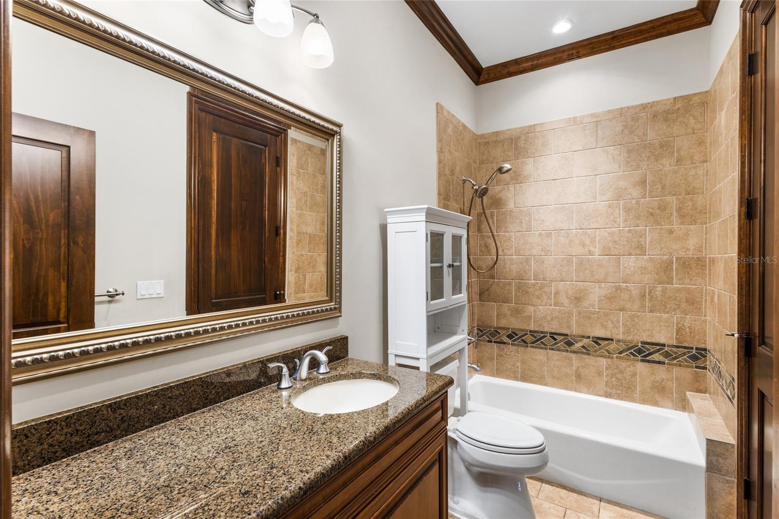 KEENES POINTE - Residential