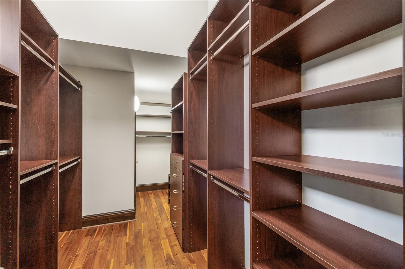 KEENES POINTE - Residential