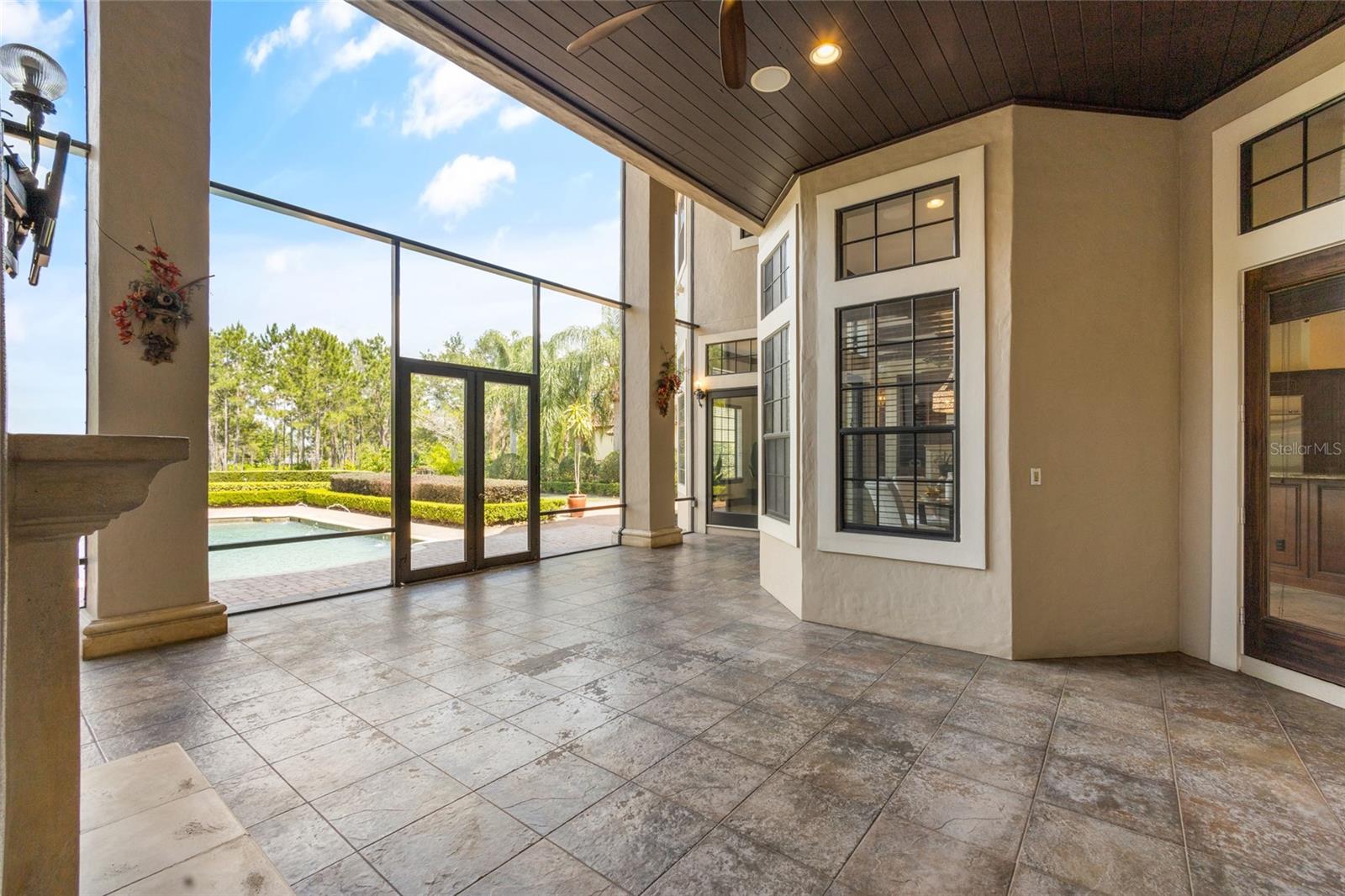 KEENES POINTE - Residential