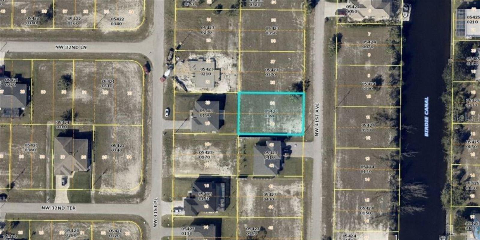 CAPE CORAL - Land