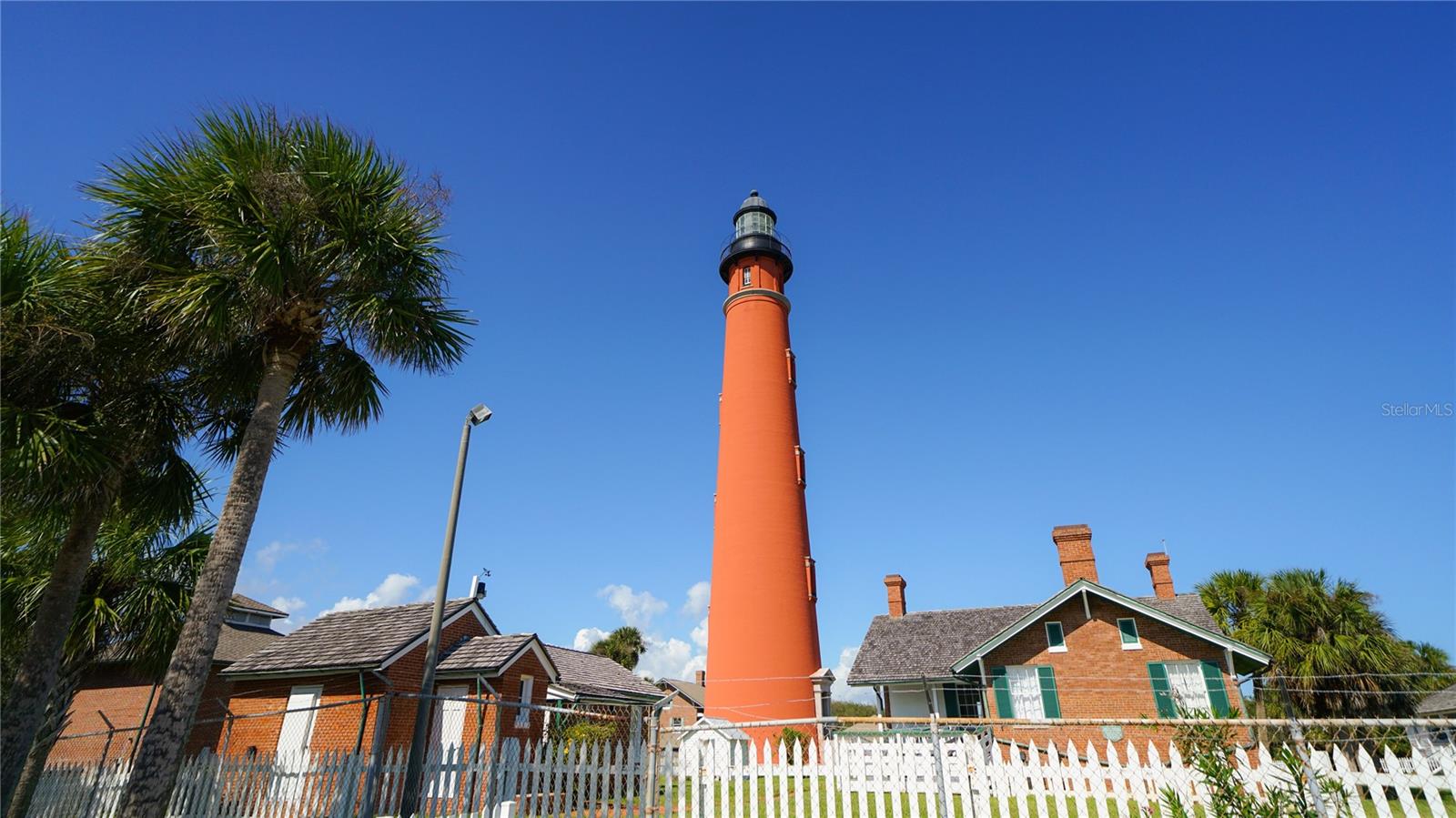 LIGHTHOUSE SHORES - Residential
