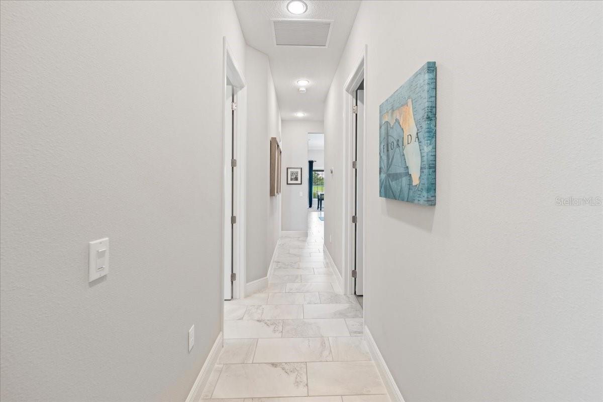 COUNTRY CLUB EAST - Residential