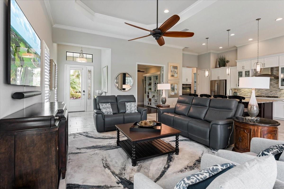 COUNTRY CLUB EAST - Residential