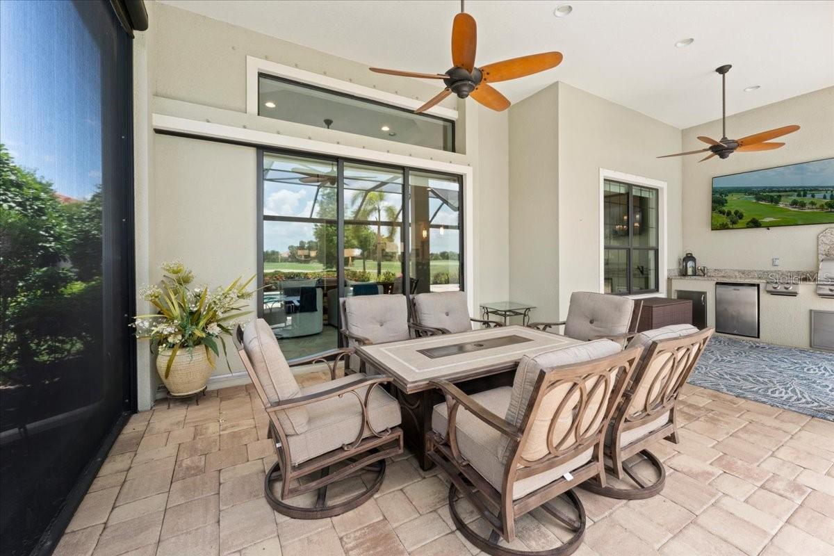 COUNTRY CLUB EAST - Residential