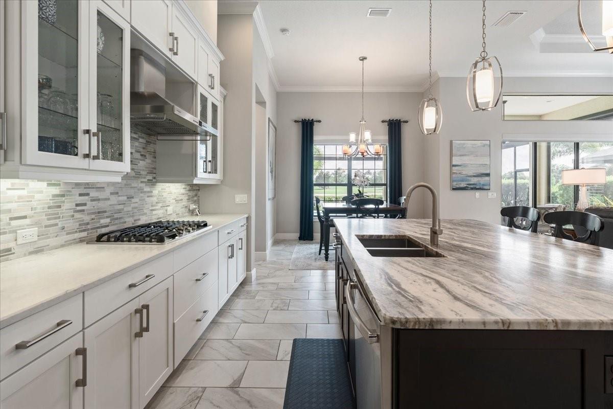 COUNTRY CLUB EAST - Residential