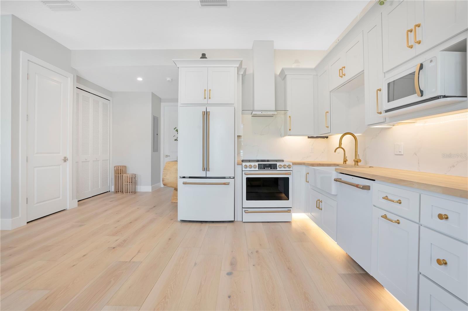CAPE ORLANDO ESTATES - Residential