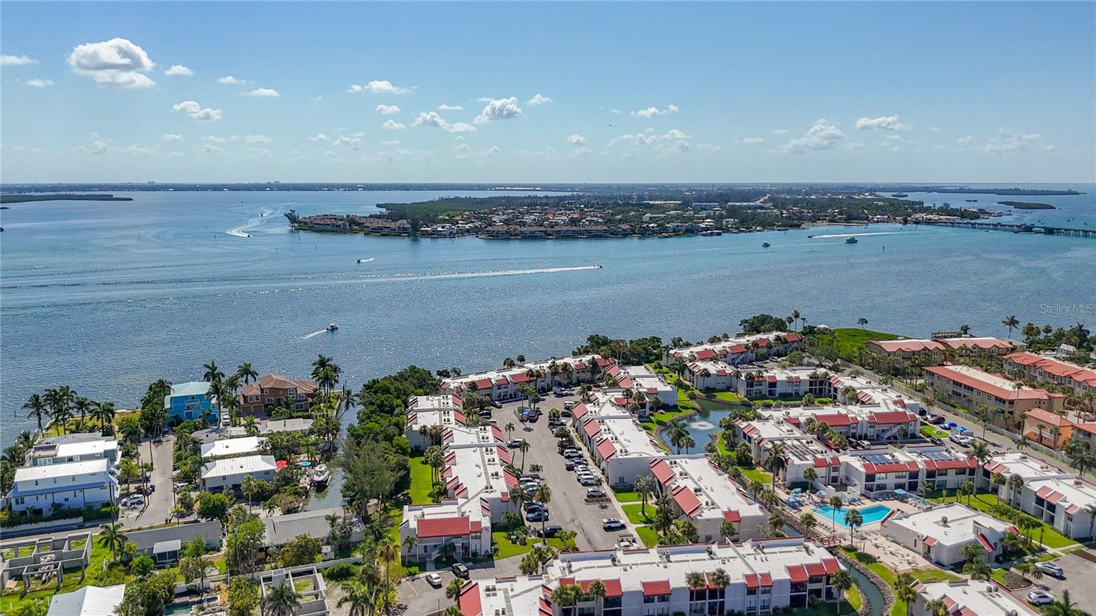 RUNAWAY BAY - Residential