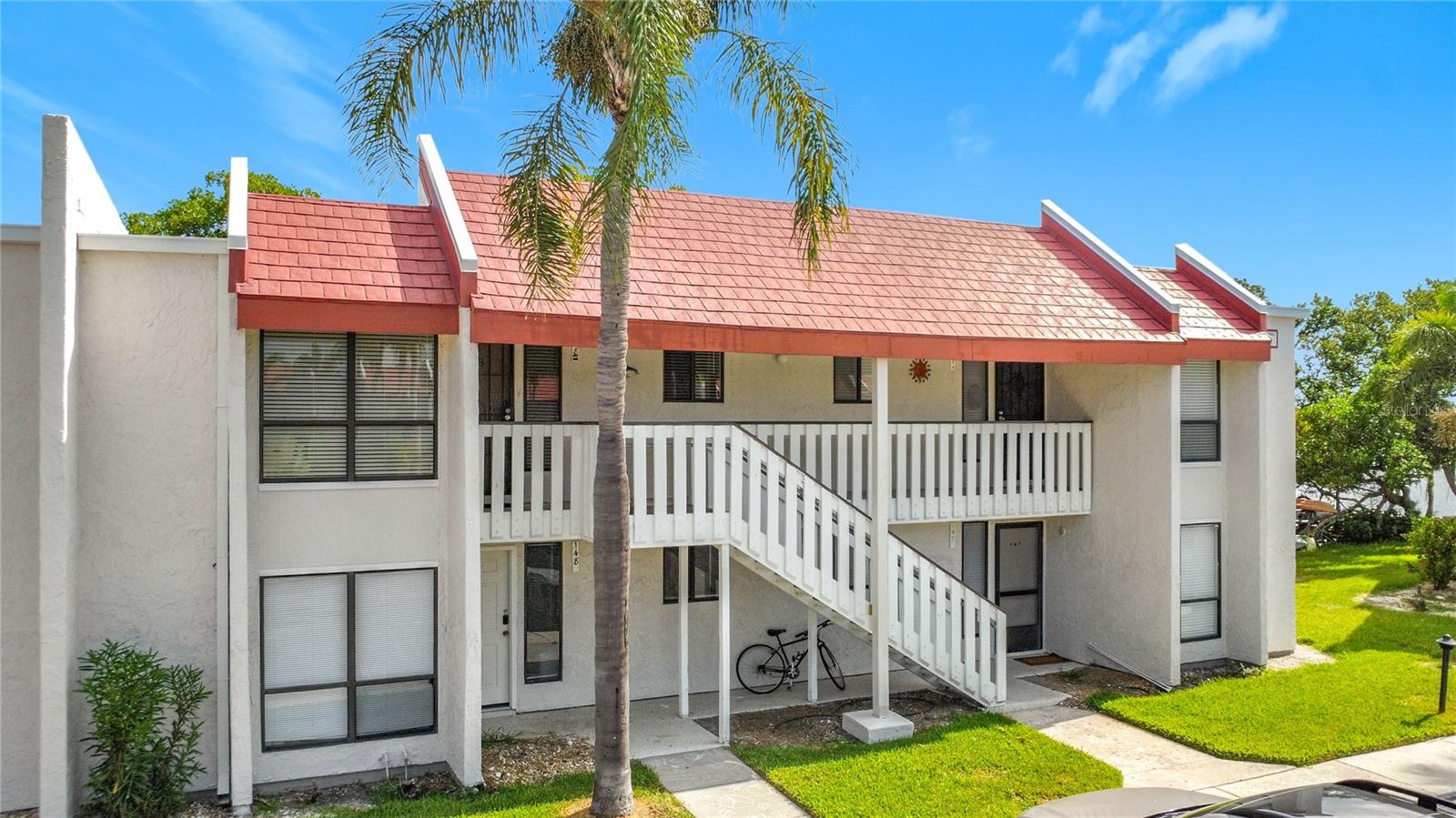 RUNAWAY BAY - Residential