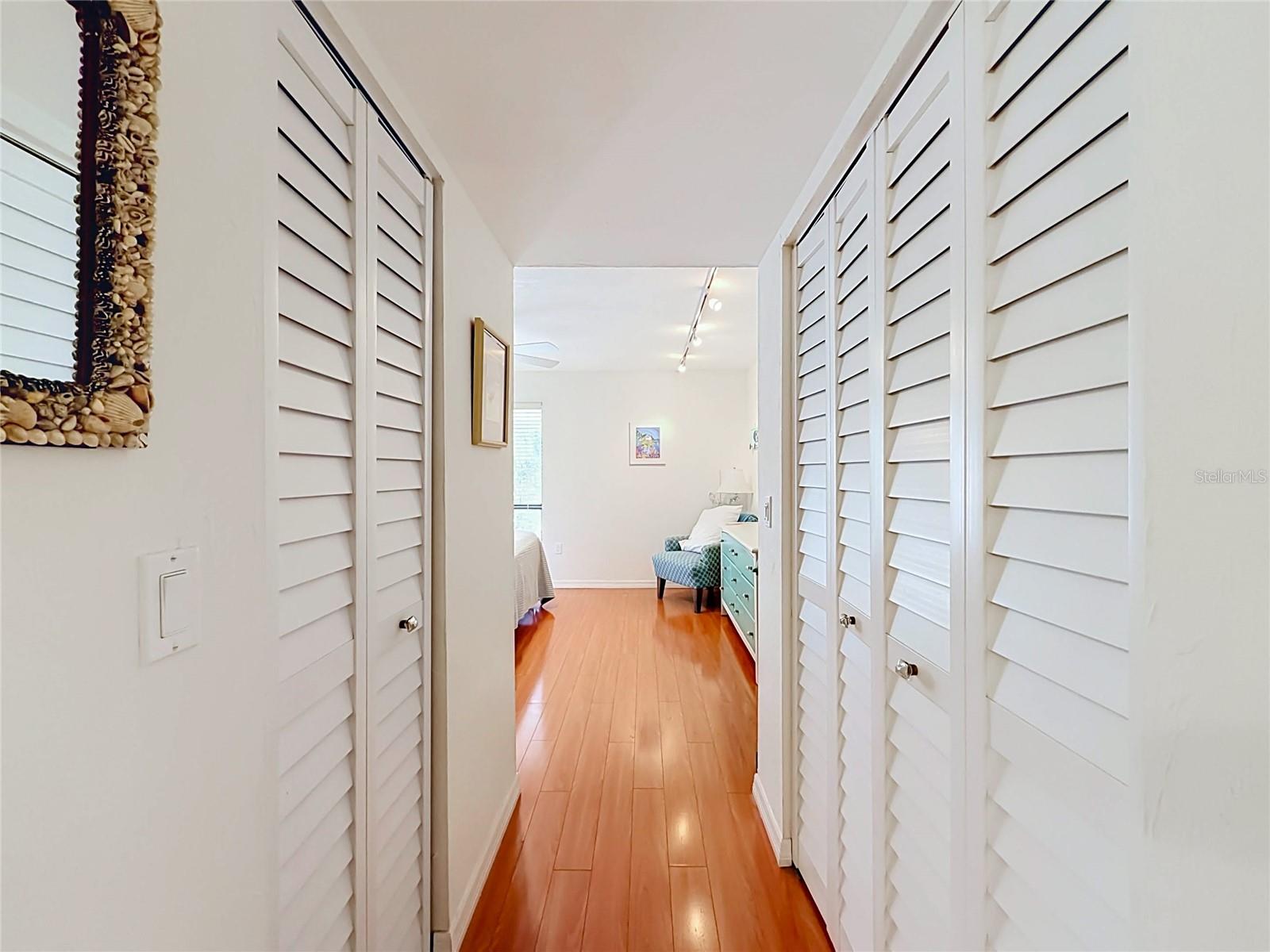 RUNAWAY BAY - Residential
