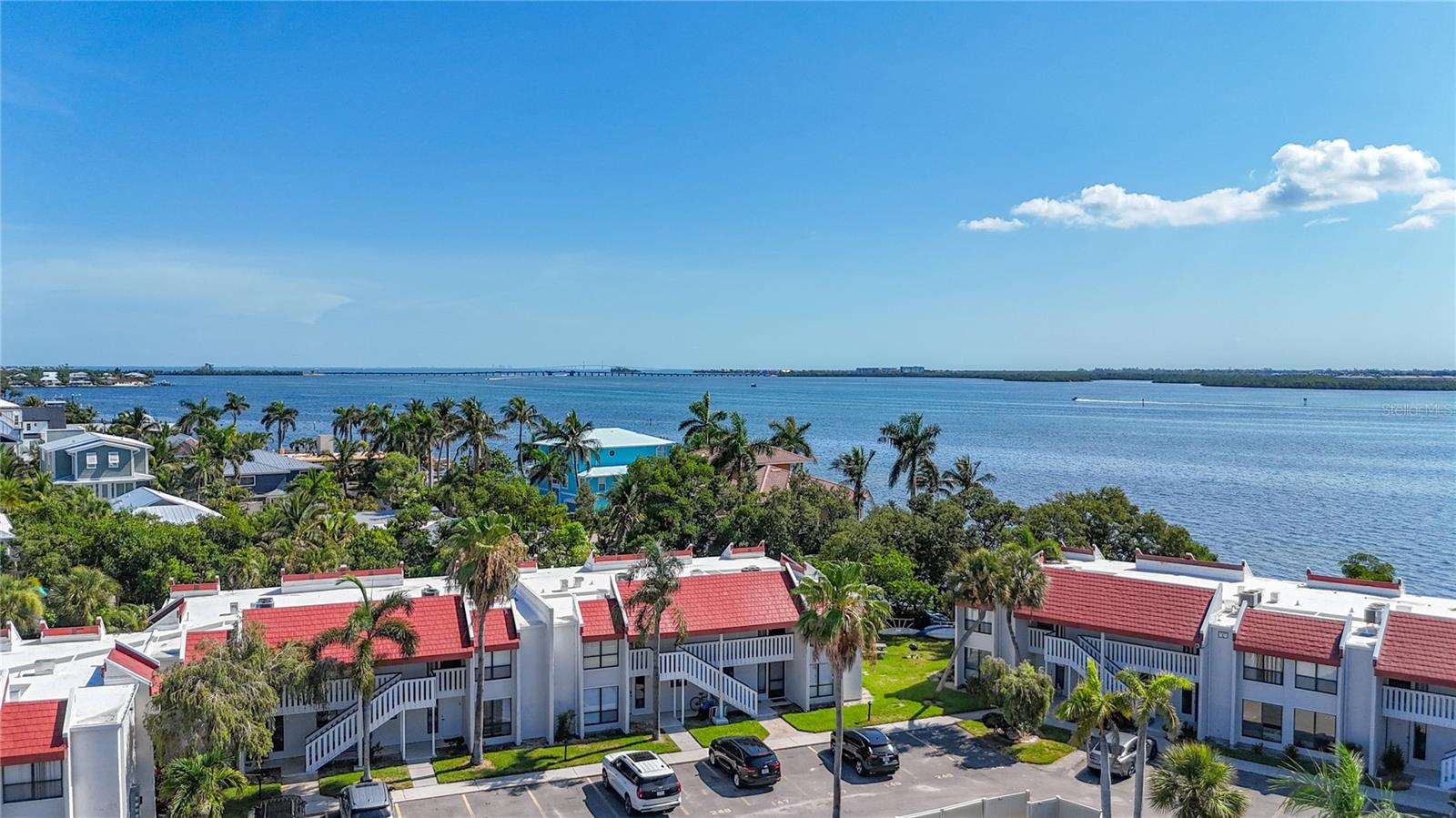 RUNAWAY BAY - Residential
