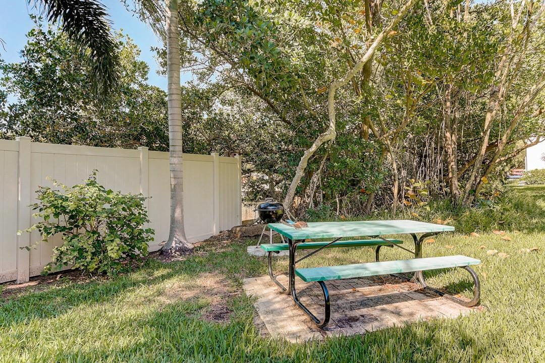 RUNAWAY BAY - Residential