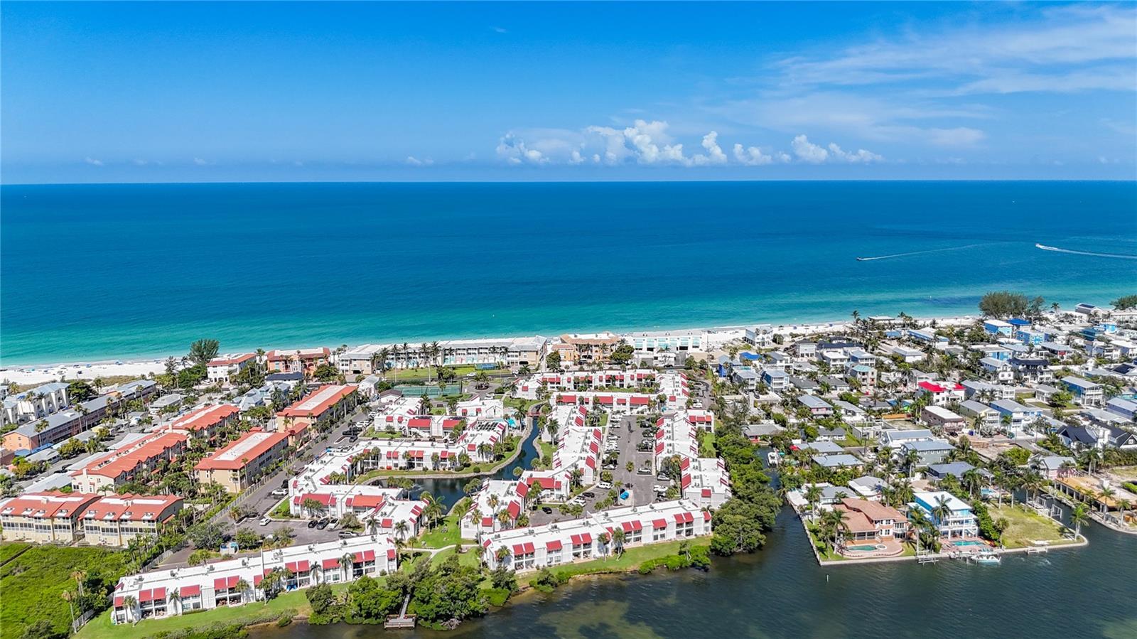 RUNAWAY BAY - Residential
