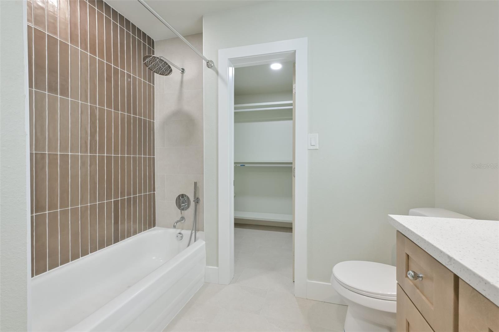 OAK CREEK PRCL 3 - Residential Lease
