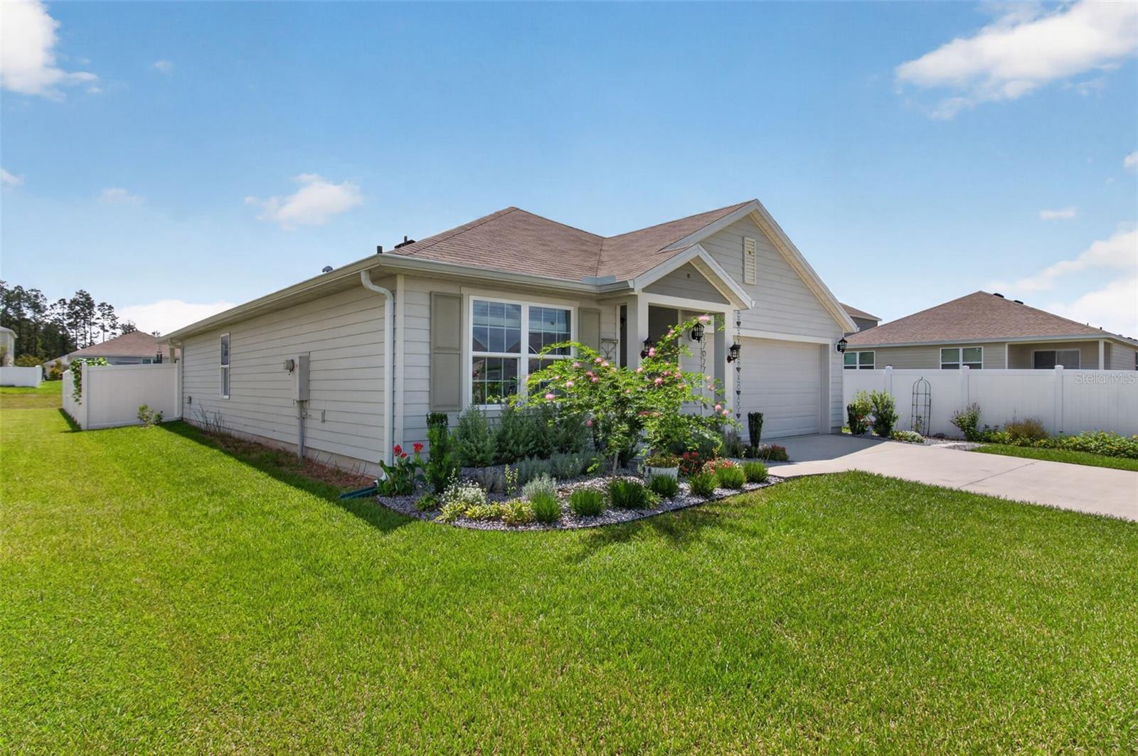 BRIARWOOD PH 2 & 3 PB 38 PG 94 - Residential