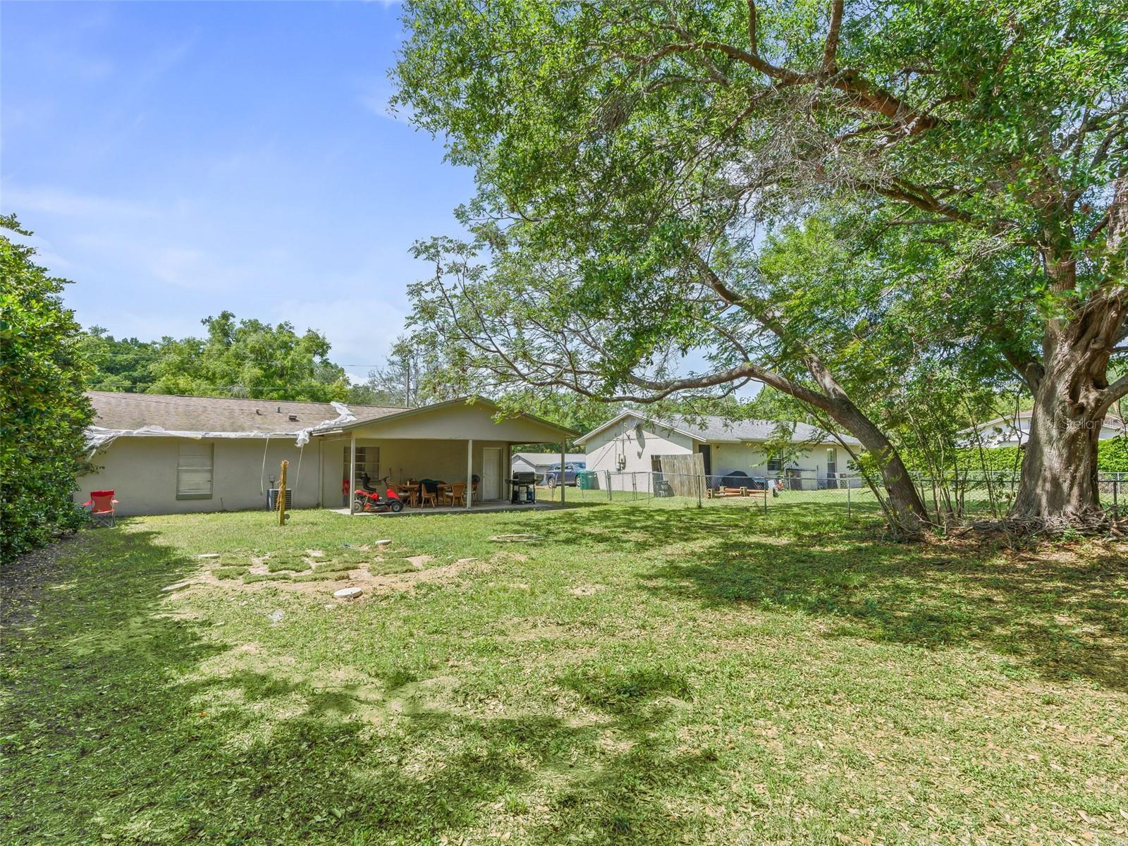 LADY LAKE APRIL HILLS - Residential
