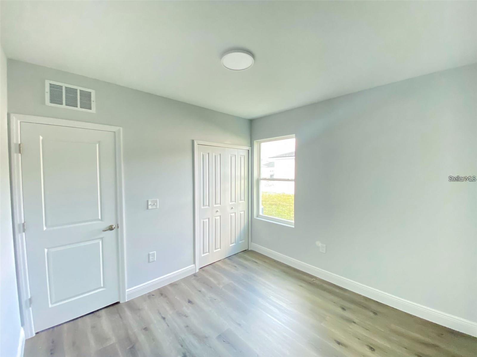 RIDGE MDWS - Residential Lease