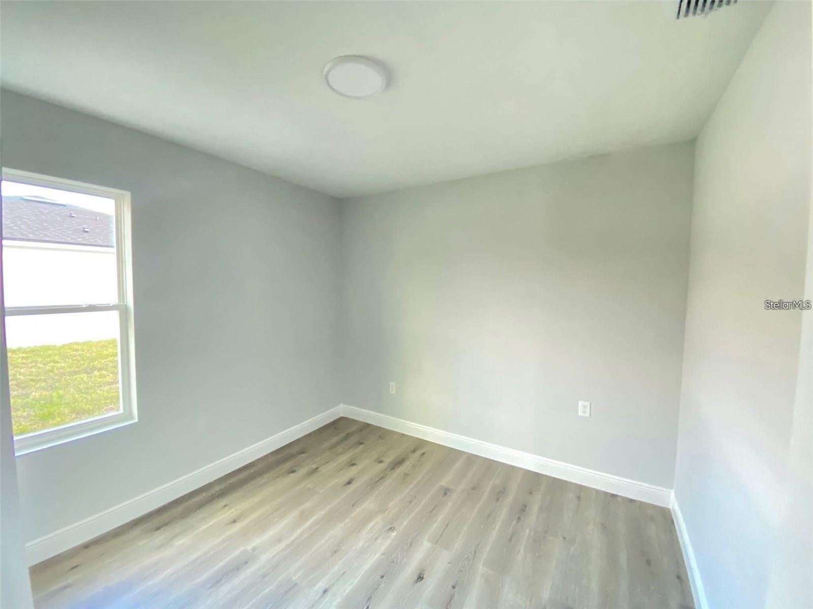 RIDGE MDWS - Residential Lease