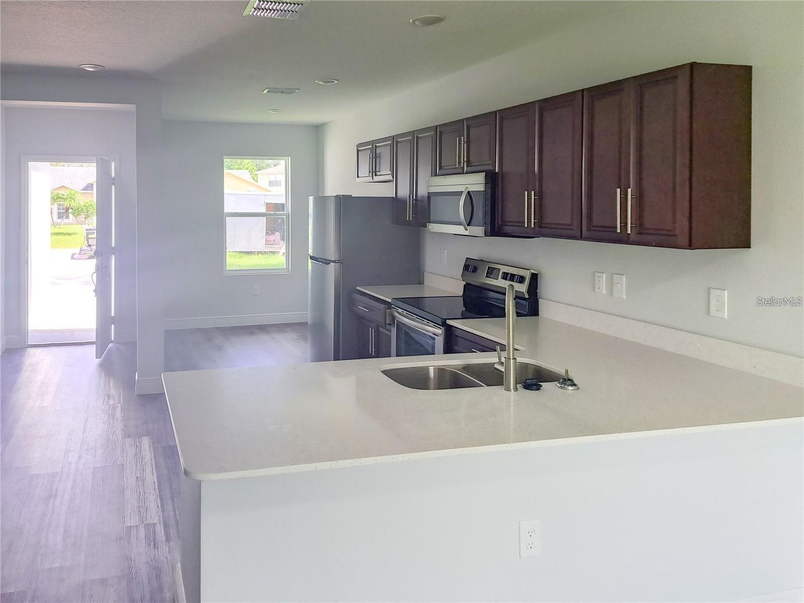 RIDGE MDWS - Residential Lease