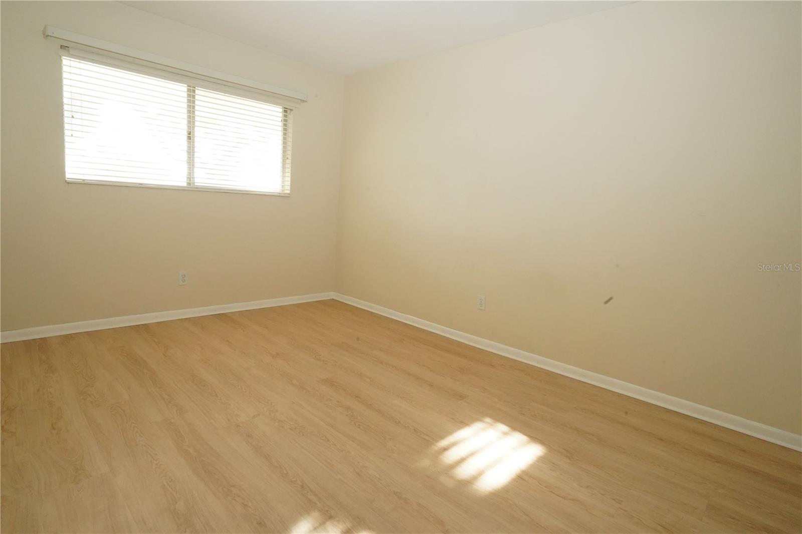 FAIRWAYS CONDO PH 01 - Residential
