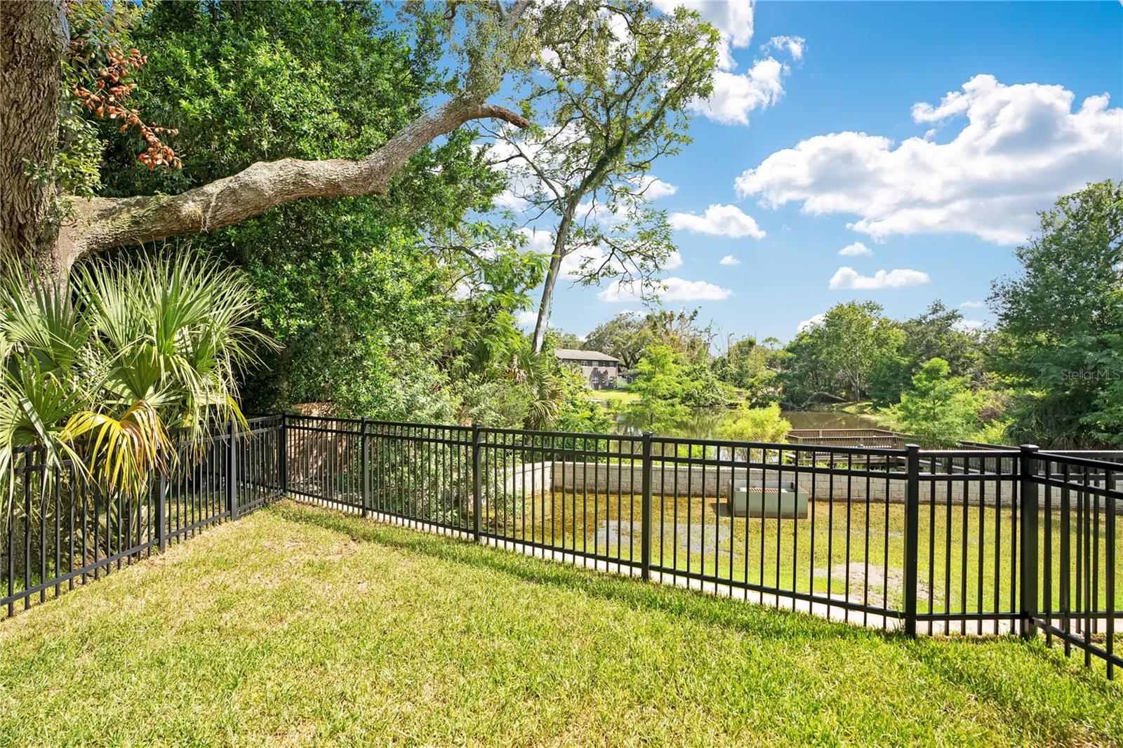 LAKE SPIER XING - Residential